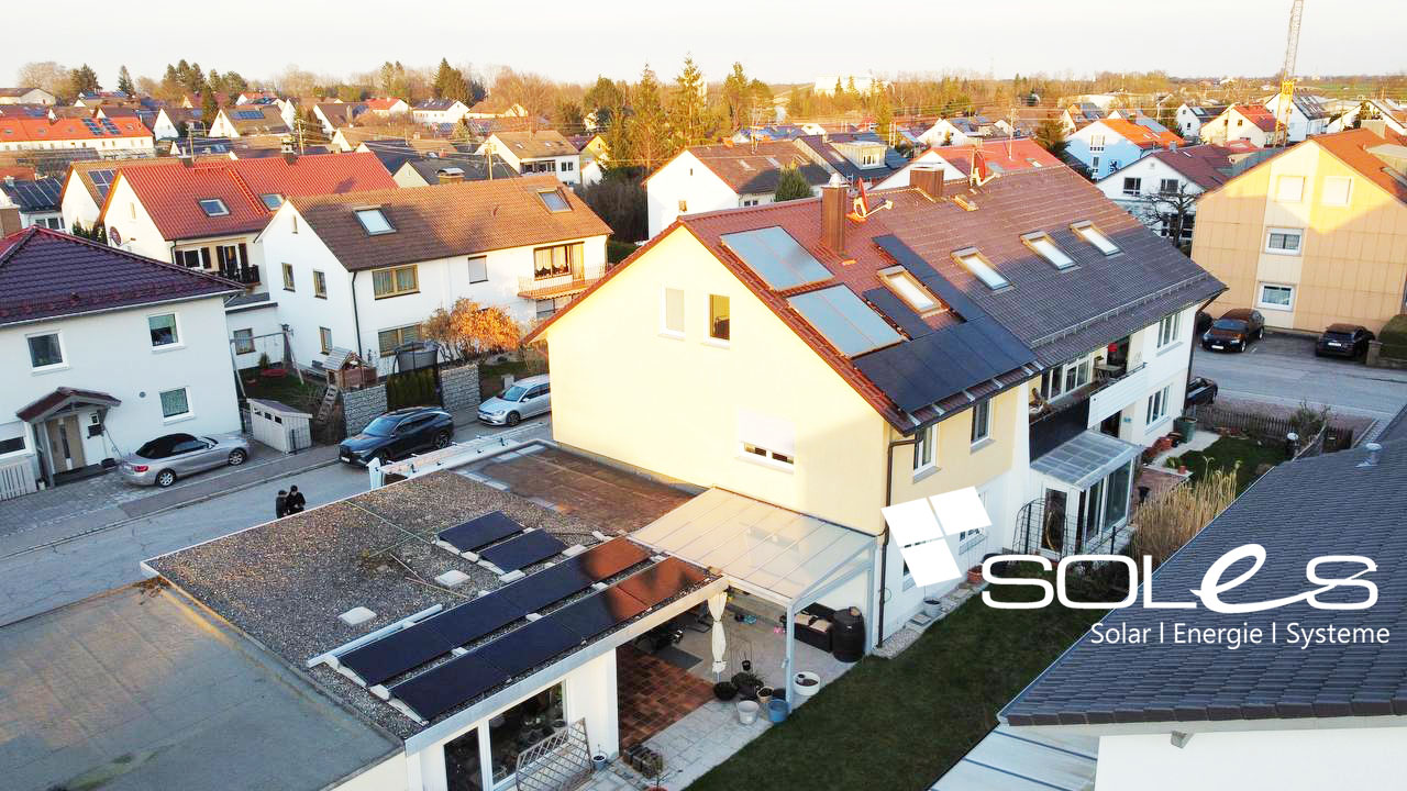 Solar Dach und Photovoltaik Anlage in Graben, Einfamilienhaus